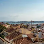 A Dream In The Clouds Of Principe Real Apartment Lisbon